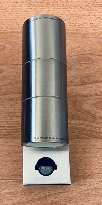 Външно осветително тяло,2бр, за 65лв, LED лампи със сензор,к-т с лампи