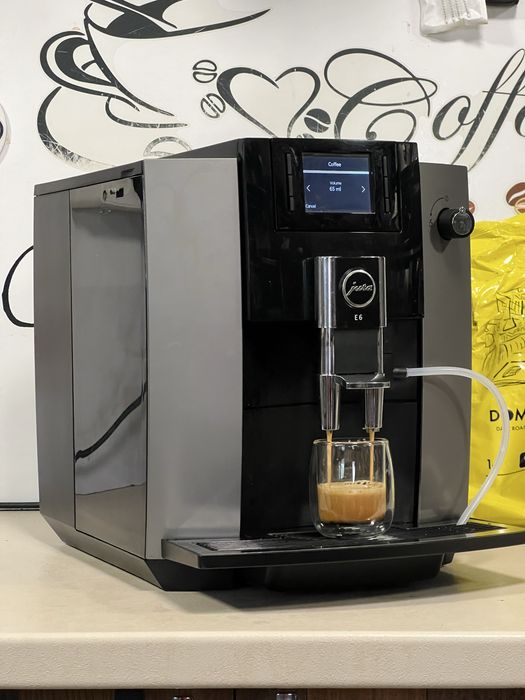 Кафемашина кафе автомат Jura E6 с гаранция