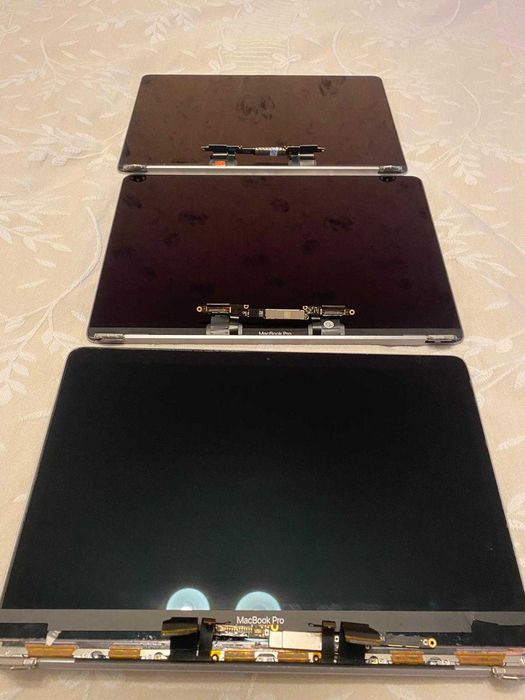 3 x ecrane Macbook Pro 13, A1706, DEFECTE