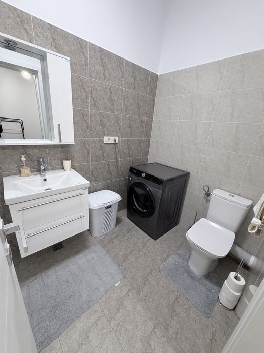 Apartament cu 3 camere de inchiriat