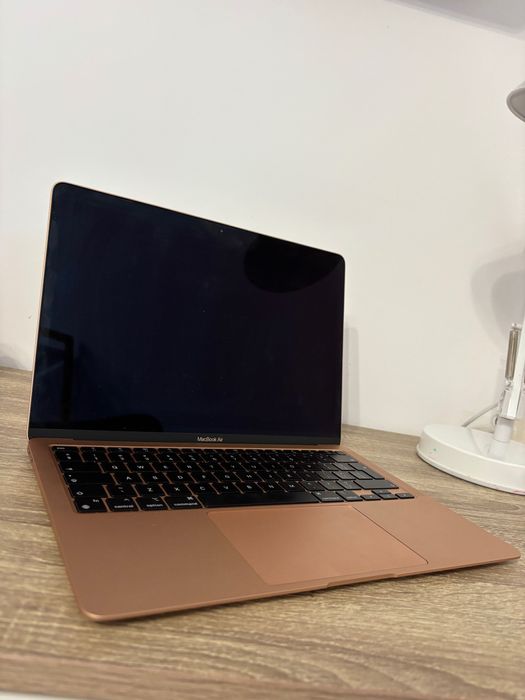 Vand laptop macbook