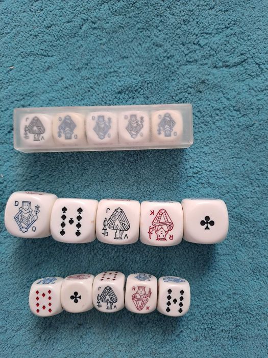 set zaruri vechi poker