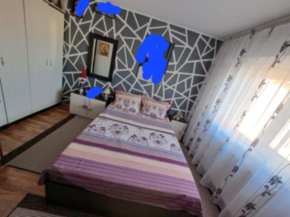 Vând apartament în Alexandria, 3 camere,balcon,2 debarale,etaj 4din4,izolat exterior, dar si izolare deasupra.