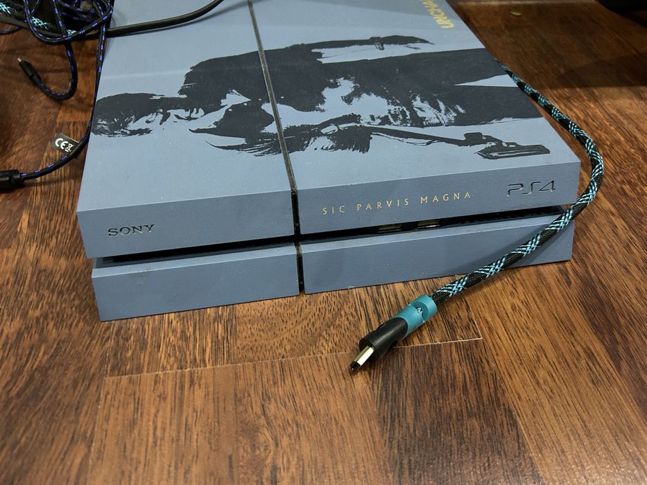 Продам Playstation 4 лимитированной версии