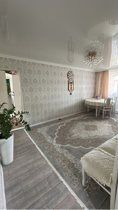 Орталықтан 2бөлмелі үй сатылады