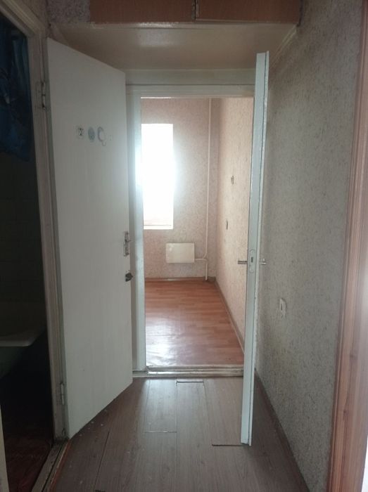 Продам 2 ком Юнусабад 9 квартал