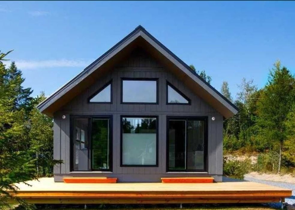 Vând case pe structura metalica cât și pe structura de lemn