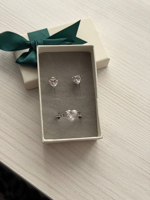 Серебряный набор 925 пробы (кольцо + серьги)