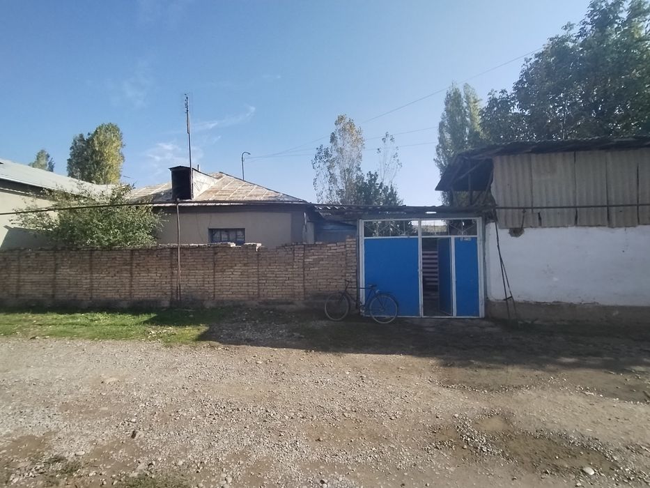 Бостонлик тұмани Аидараль кишлогида уи сотилади келишадиган жоиы бор