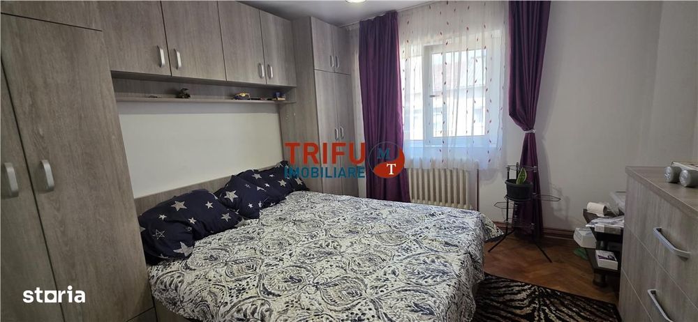 Apartament cu 3 camere si doua bai zona Cetate
