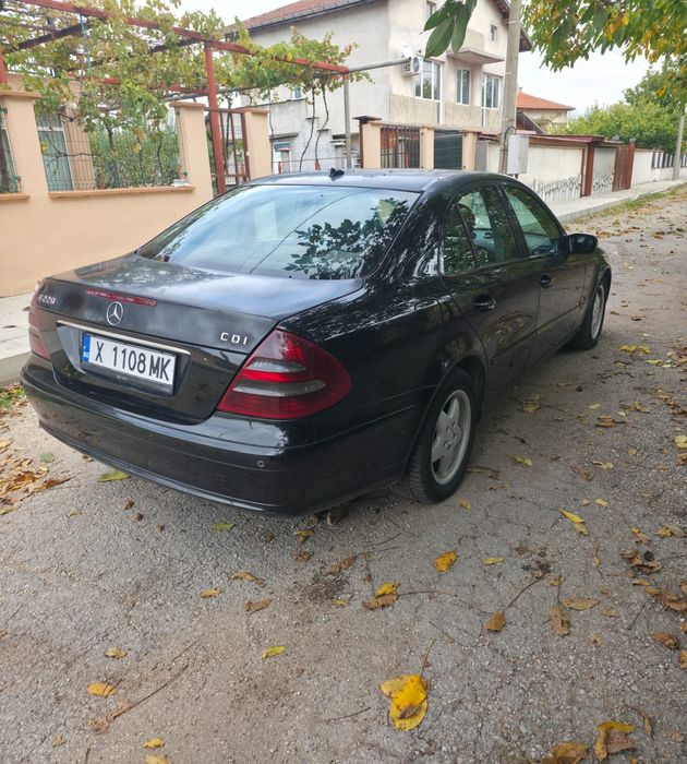 Продавам Mercedes W211