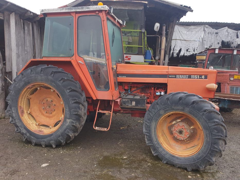 Tractor Renault 1151-4