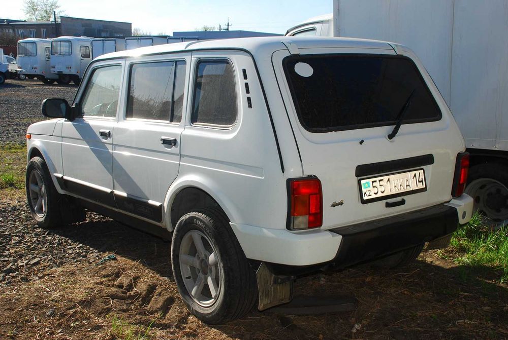 Продам автомобиль Нива (возможен бартер)