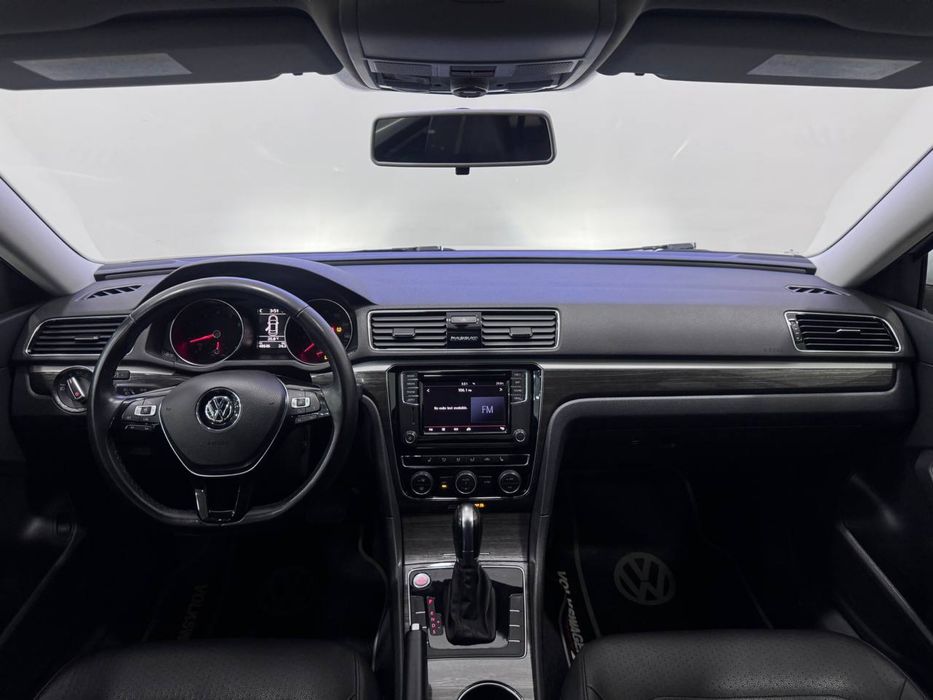 Volkswagen Passat 2.0  R-Line