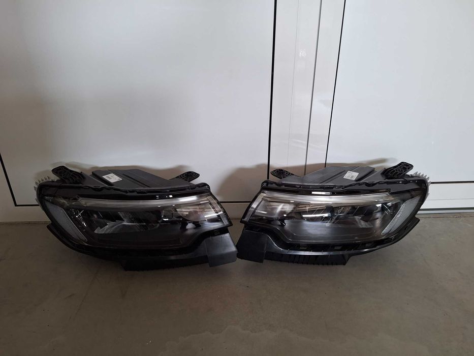 Продавам фарове за Jeep Compass 2021 - оригинални