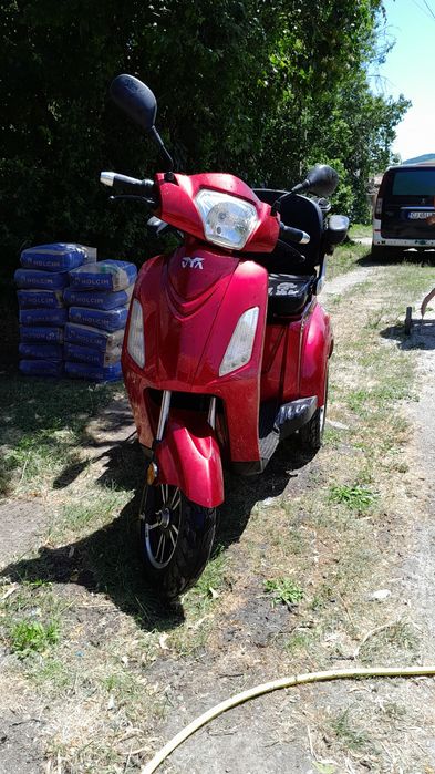 Vând triciclu electric