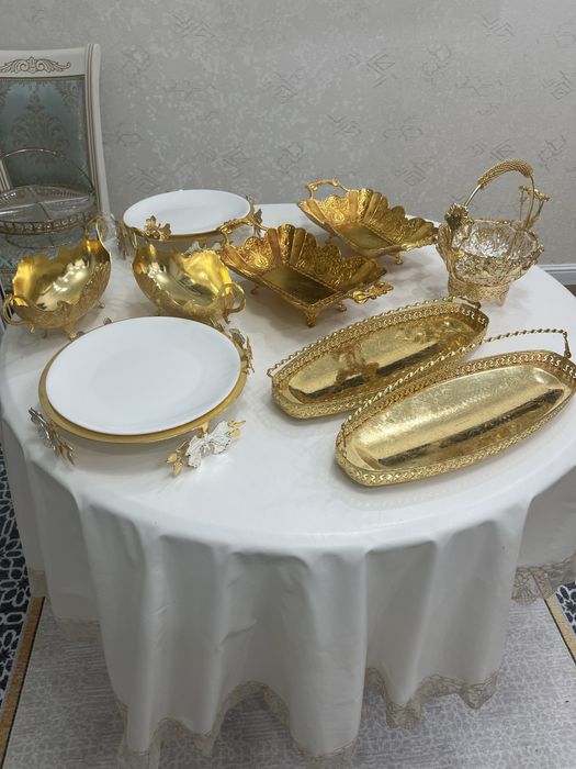 Зодотистый сервиз