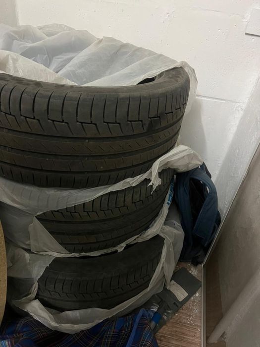 Продам шины лето R20 Continental