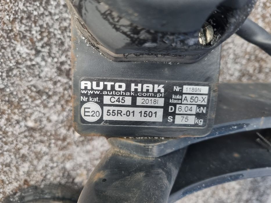 Фаркоп на mazda tribute.