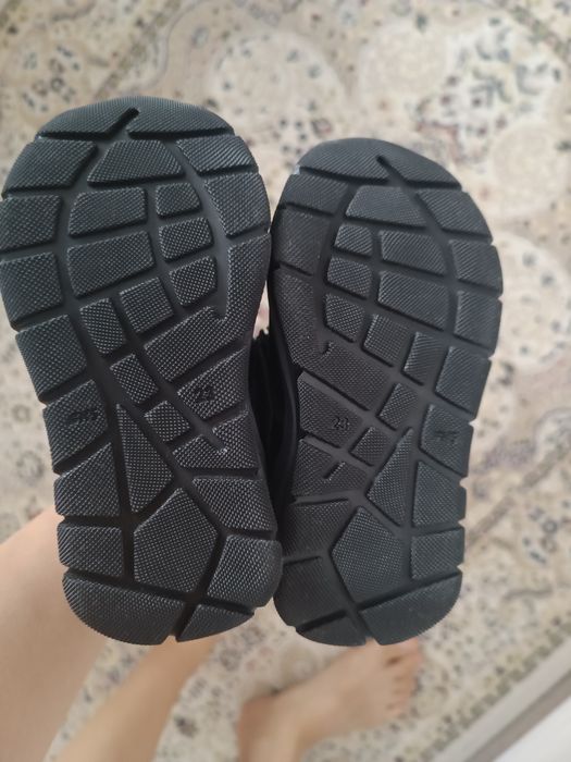 Продам зимние ботинки