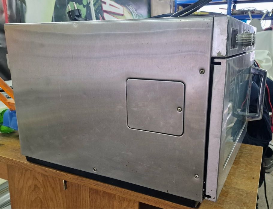 Микровълнова фурна професионална