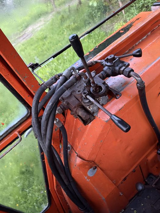 Încarcator frontal pt tractor fiat 640 ,600, 550 cu furcă si cupă