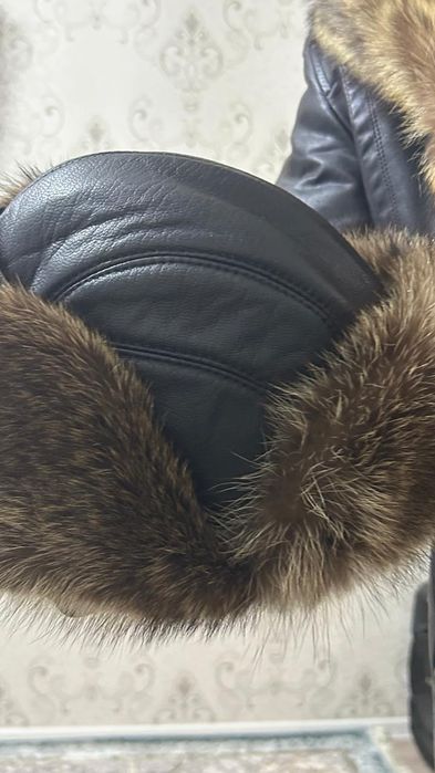 Продам куртку с  мехам  волка