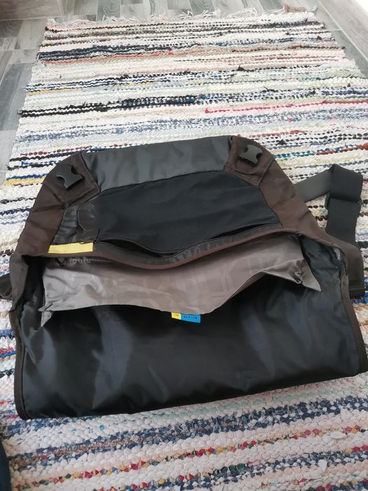 Vând geantă laptop