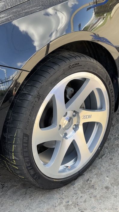Продам диски 3sdm r18 j8,5
