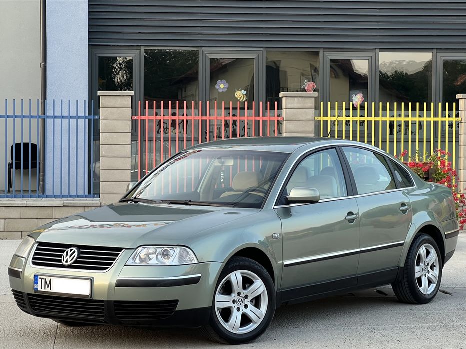 VOLKSWAGEN Passat