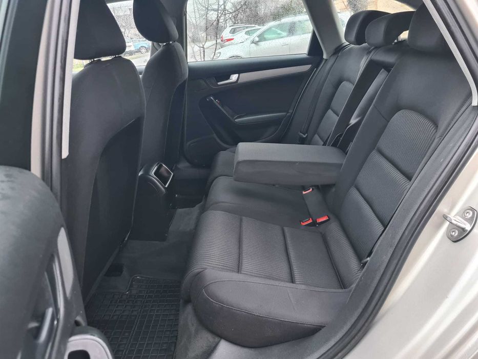 Audi A4 Facelift- 2.0 TDI / Navi / Pilot / Senzori / Carlig