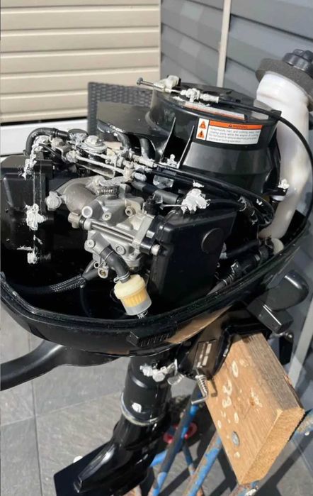 2015 - Barca aluminiu Linder 440 + motor 8 hp + peridoc