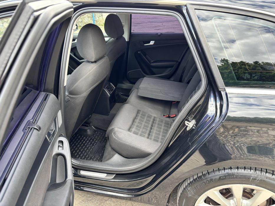 URGENT Vand sau schimb Audi A4 b8