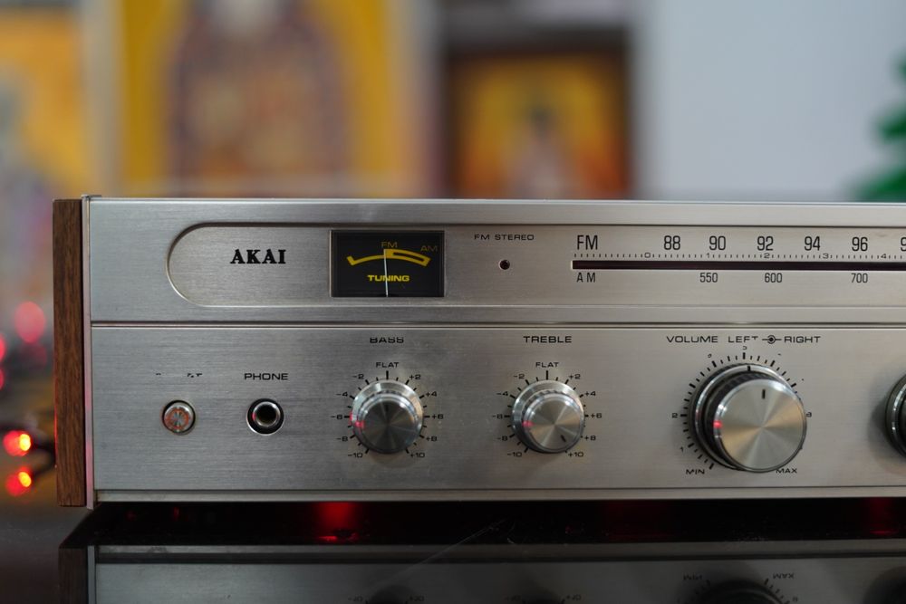 Amplituner vintage Akai AA810