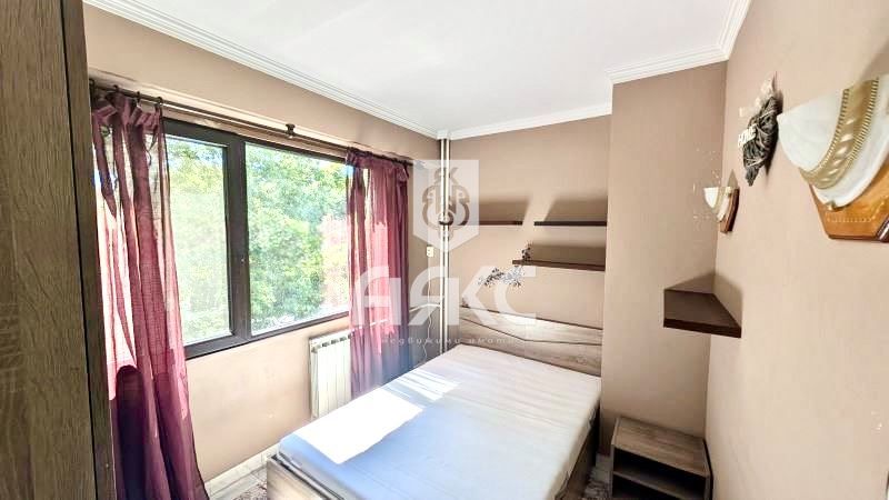 Двустаен апартамент в кв. Разсадника