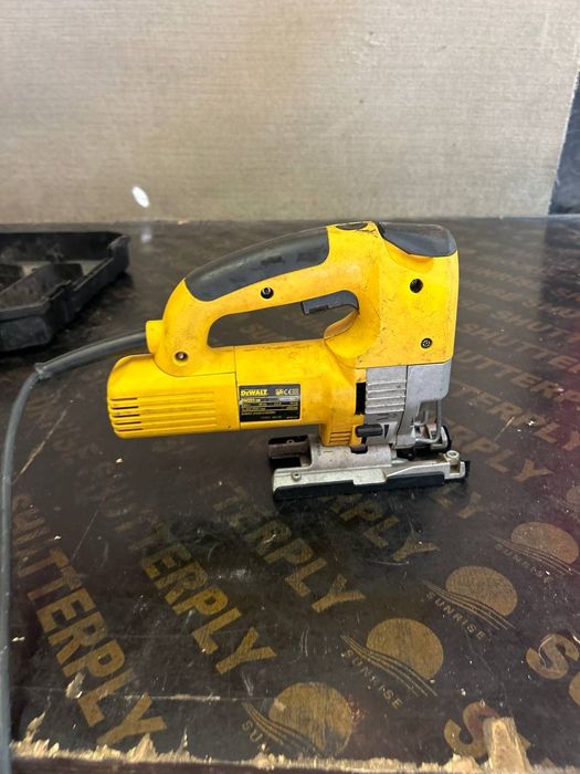 Зеге DEWALT перфектно състояние внос от Англия на 220 волта