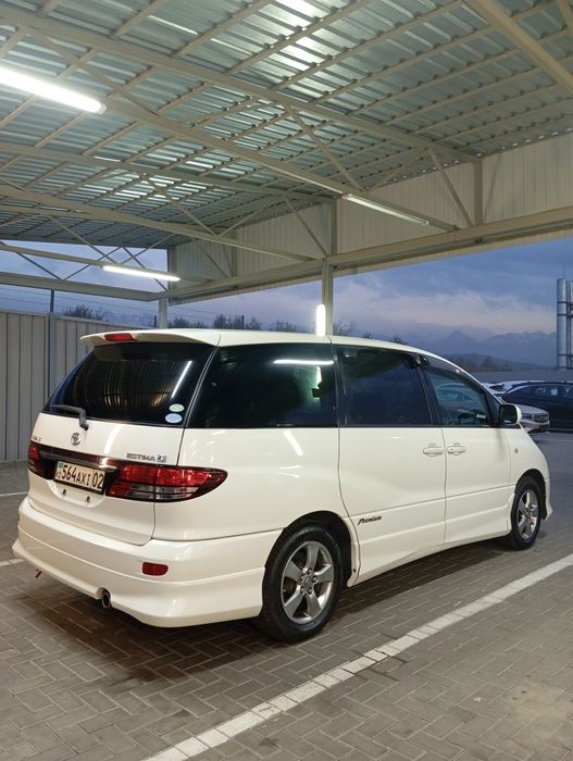 Toyota Estima 2005 год
