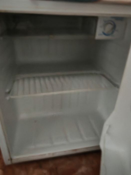 Продам маленький холодильник