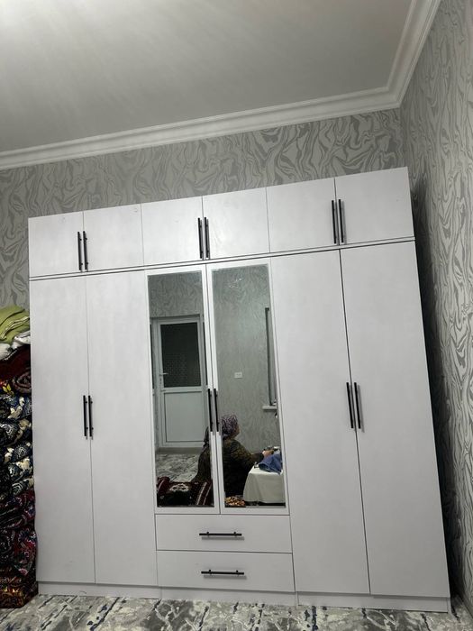 Shkaf sotiladi Dastafka ustanovka bepul