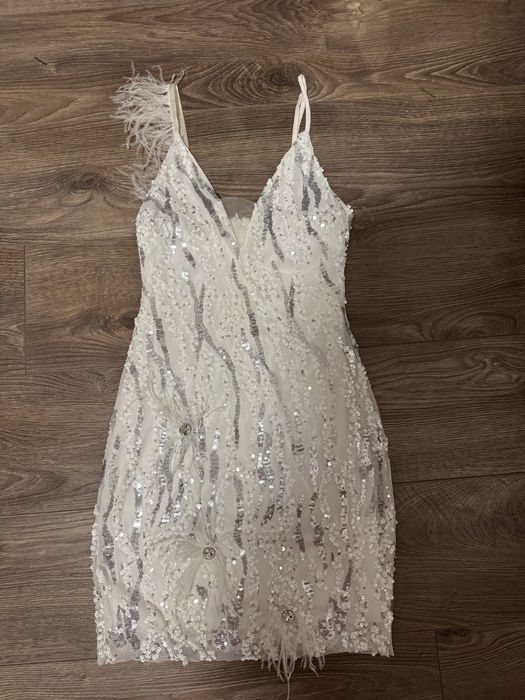 Официална бяла рокля