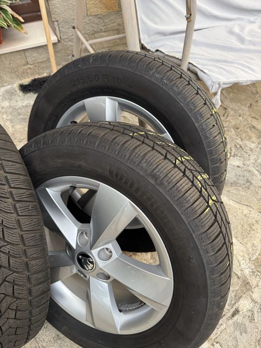 Зимни гуми и джанти 215 60 16 за шкода