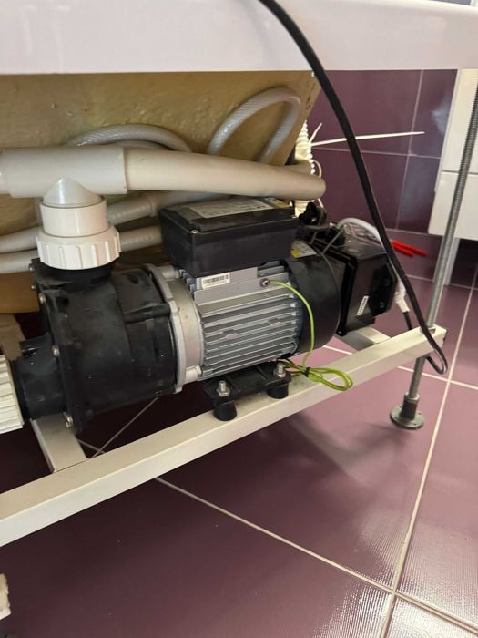 Cada baie cu hidromasaj