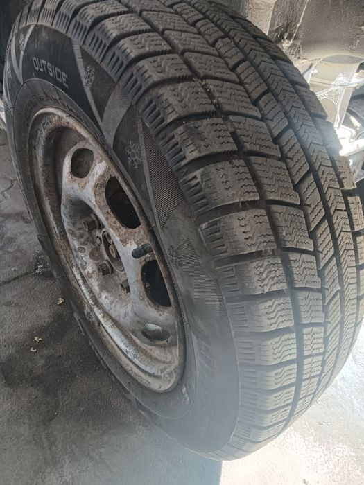 Продам резину лепучку 175/70/13R