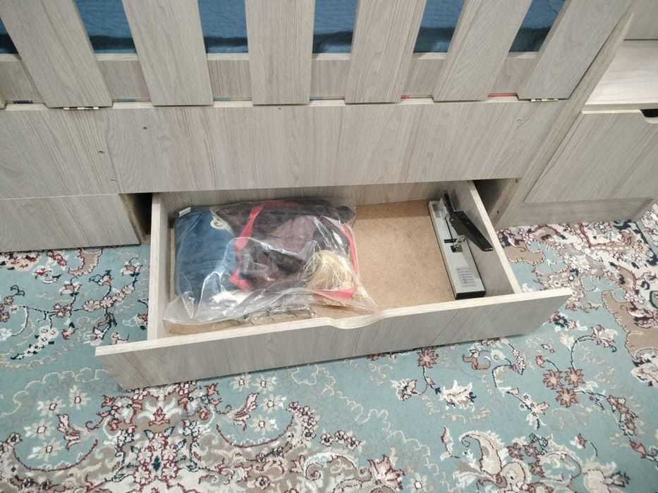 Двухъярусная кровать