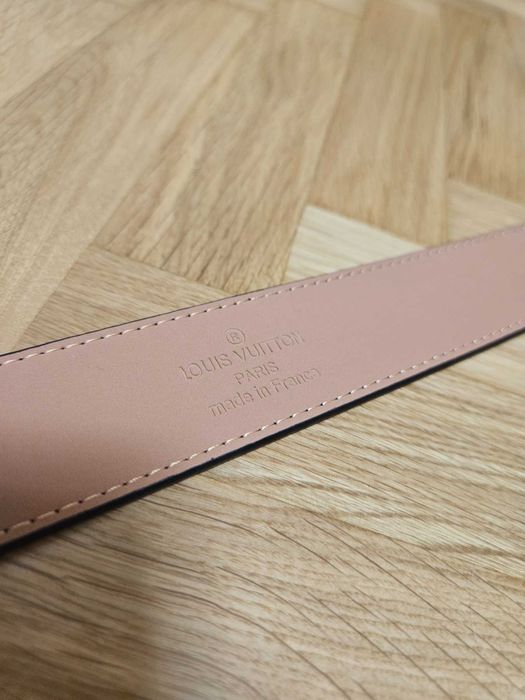 Louis Vuitton Belt – черен със сребърна катарама (115 см)