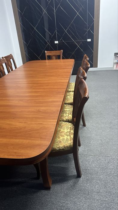 Стол стулья в отличном состоянии