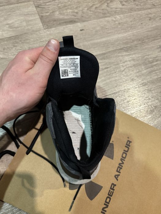 Under Armour обувь в хорошем состоянии