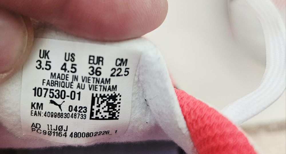 Ghete de fotbal cu crampoane marca Puma Ultra originale 36