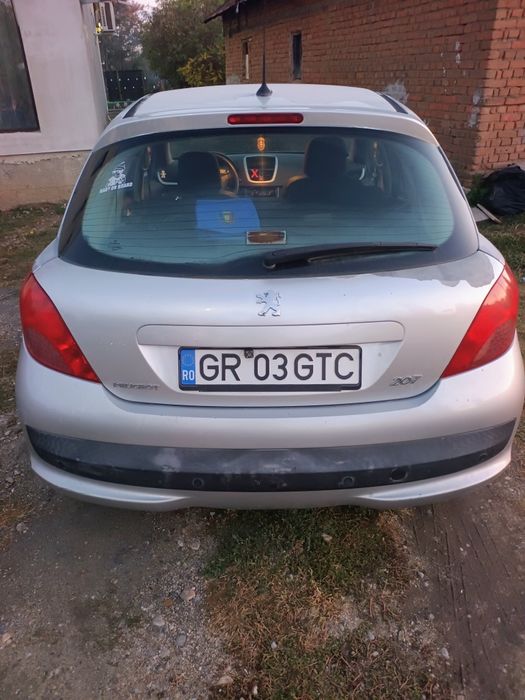 Vând Peugeot 207 1.4 HDI