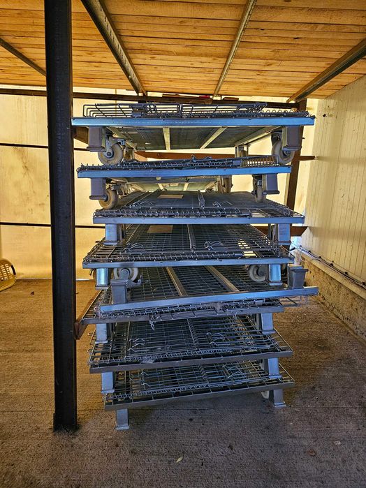 Складови метални колички с колелца